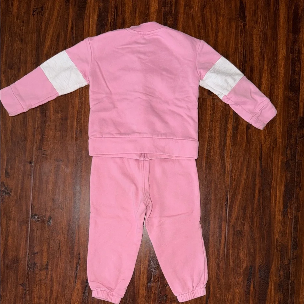 Puma vibrant pink